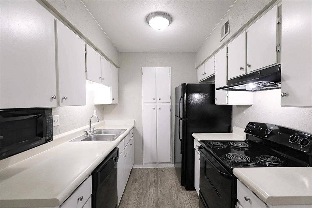 8100 N Mopac Expressway, #03-111, Austin, TX 78759 Half OFF on your rent for the next 4 months* PLUS $99 app & admin fee! * On select homes
