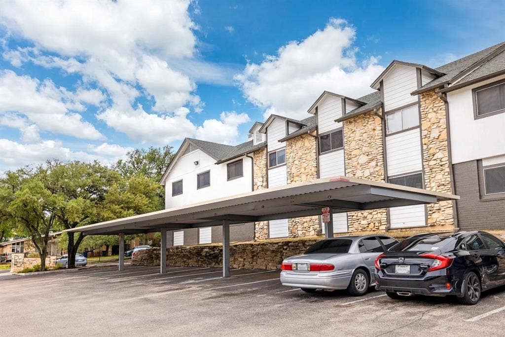 8100 N Mopac Expressway, #03-111, Austin, TX 78759 Half OFF on your rent for the next 4 months* PLUS $99 app & admin fee! * On select homes