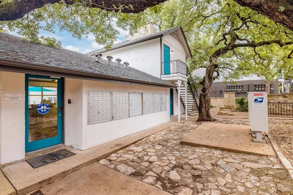8100 N Mopac Expressway, #03-111, Austin, TX 78759 Half OFF on your rent for the next 4 months* PLUS $99 app & admin fee! * On select homes
