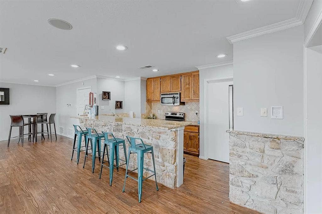 8100 N Mopac Expressway, #03-111, Austin, TX 78759 Half OFF on your rent for the next 4 months* PLUS $99 app & admin fee! * On select homes