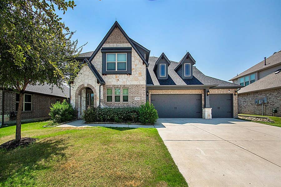Property photo for 1420 Stoneleigh Place, Aubrey, TX