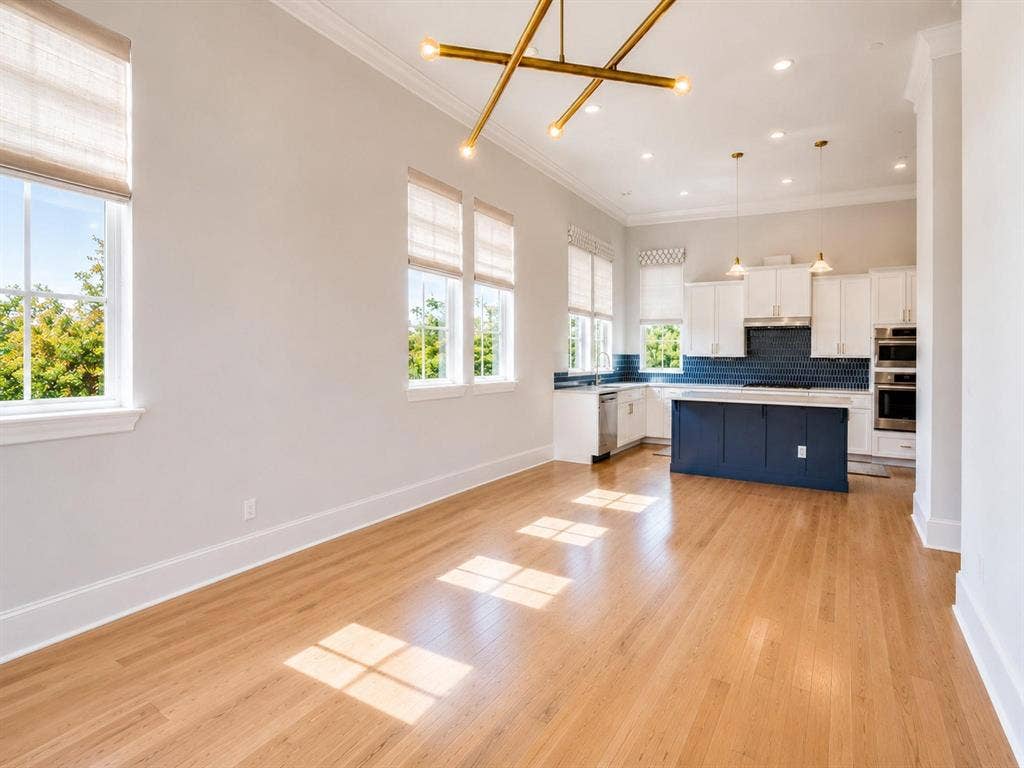 2114 Wenge Lane, Dallas, TX 75219 2114 Wenge Lane, Dallas, TX 75219