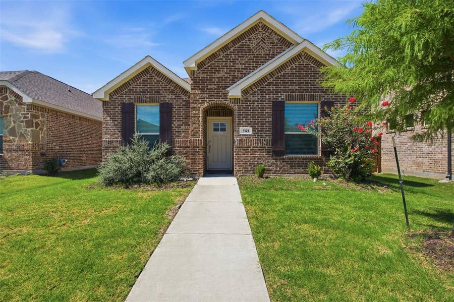 Property photo for 1121 Western Yarrow Avenue, Justin, TX
