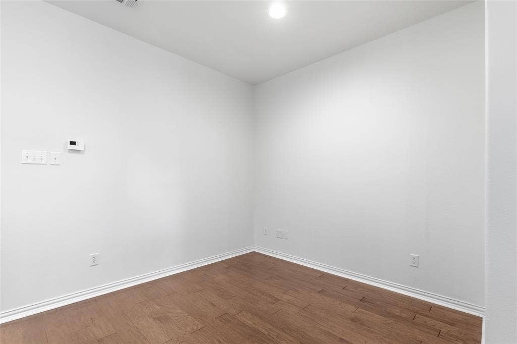 1308 Madeline Street, Commerce, TX 75428 Living room nook