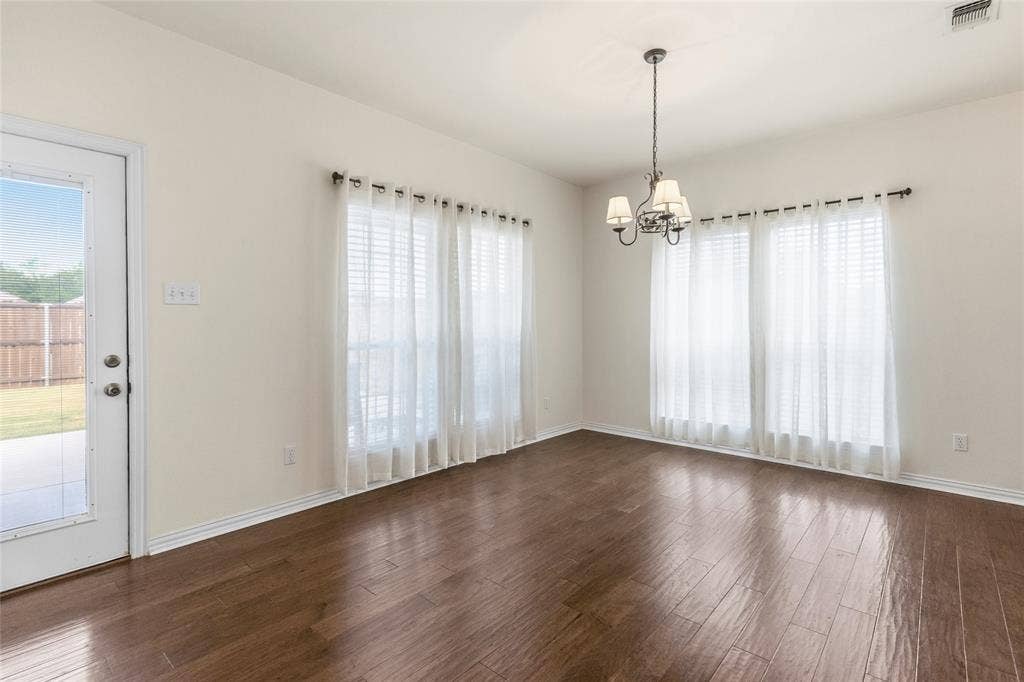 1308 Madeline Street, Commerce, TX 75428 Great natural light