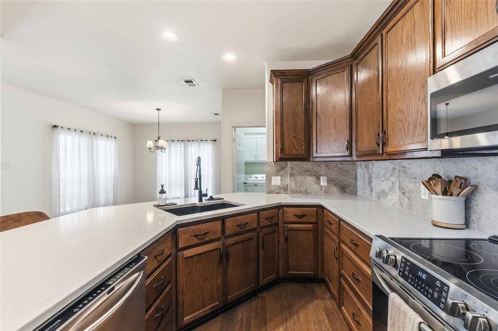 1308 Madeline Street, Commerce, TX 75428 1308 Madeline Street, Commerce, TX 75428
