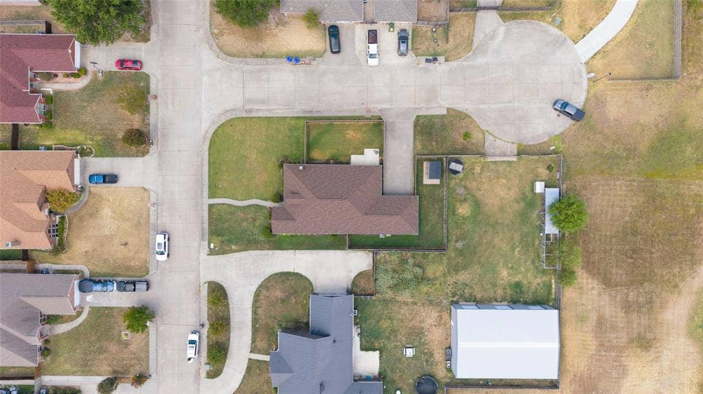1308 Madeline Street, Commerce, TX 75428 Corner lot with 2 separate yards