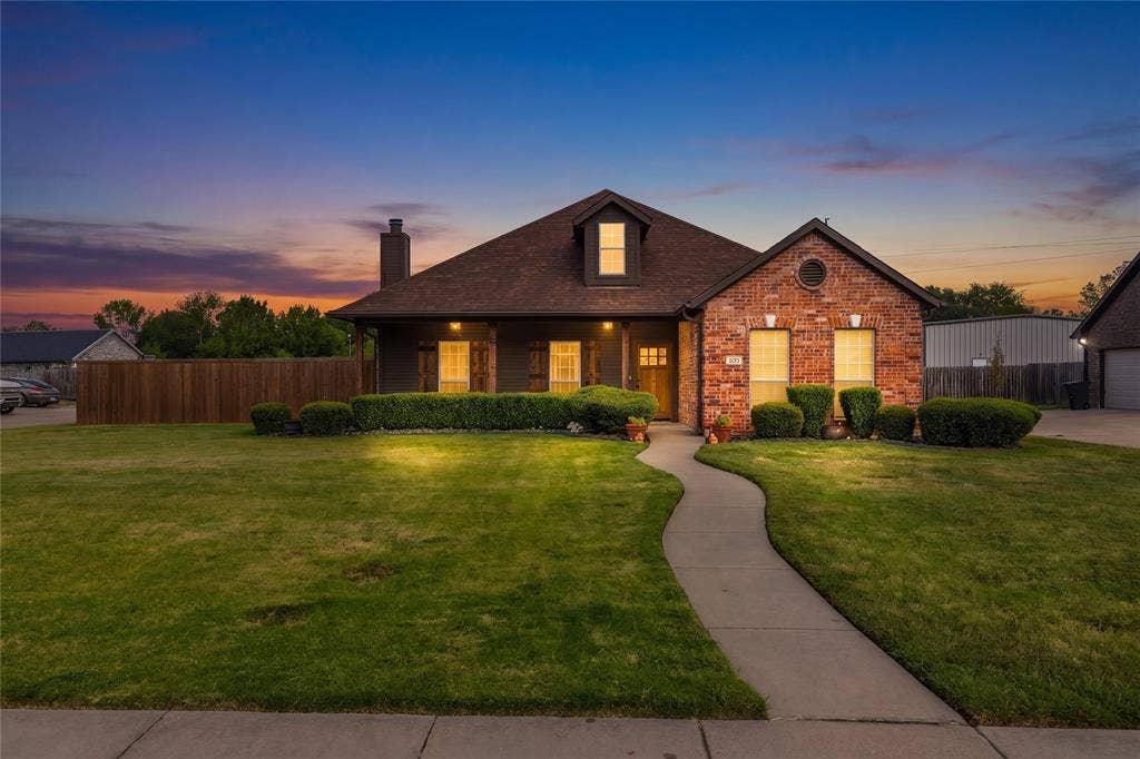 1308 Madeline Street, Commerce, TX 75428 1308 Madeline Street, Commerce, TX 75428