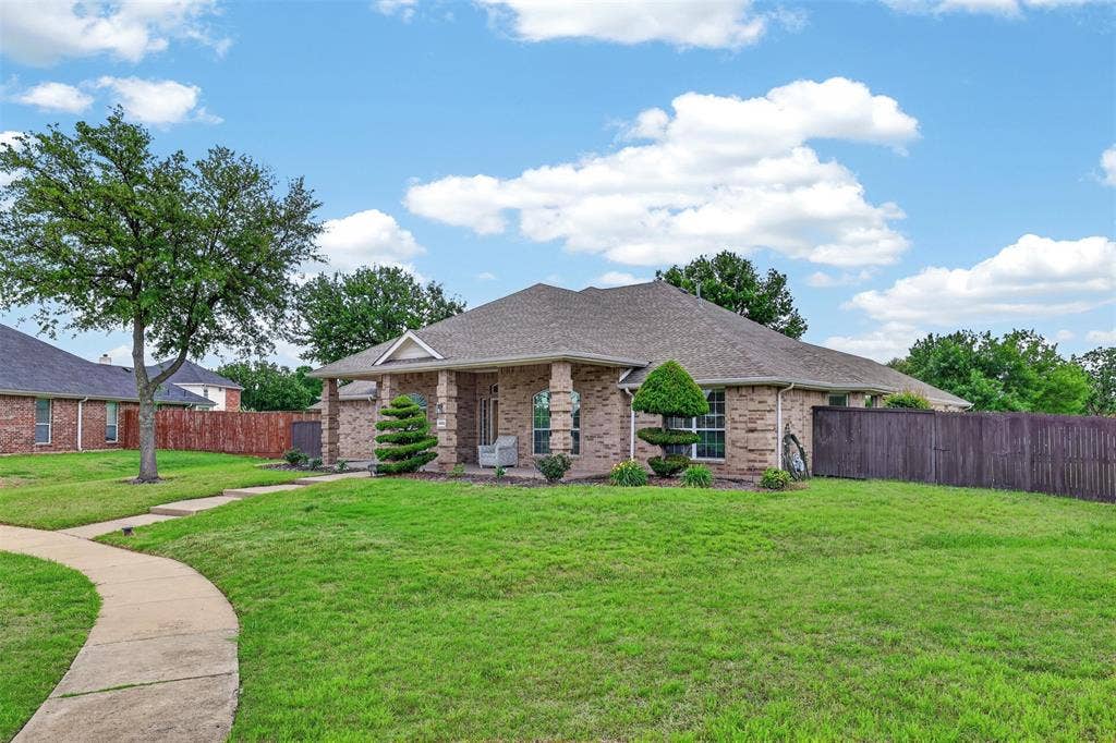 3002 Silver Springs Way, Rowlett, TX 75089 Cover Porch