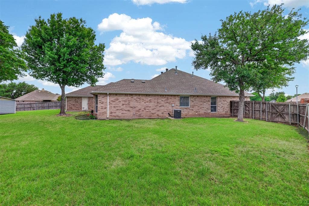 3002 Silver Springs Way, Rowlett, TX 75089 100% Brick, Big Lot.