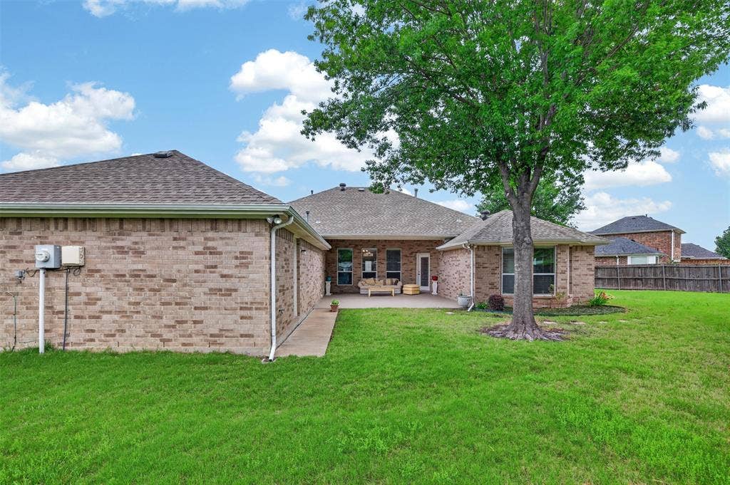 3002 Silver Springs Way, Rowlett, TX 75089 Big Lot, 100% Brick.