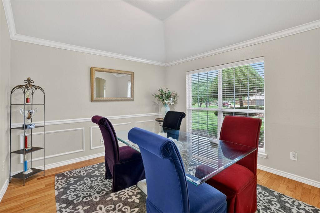 3002 Silver Springs Way, Rowlett, TX 75089 High Ceiling, Molding, Chair Rail, Picture Frames