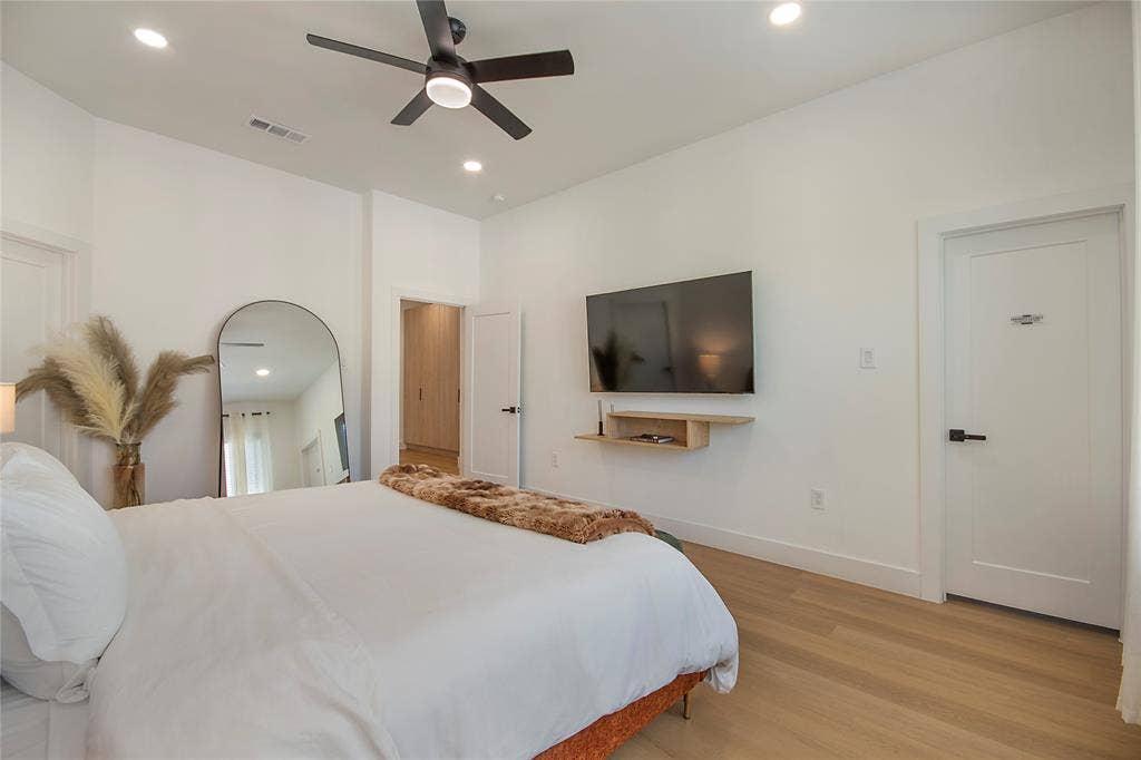 7336 Flyers Way, Dallas, TX 75235 7336 Flyers Way, Dallas, TX 75235