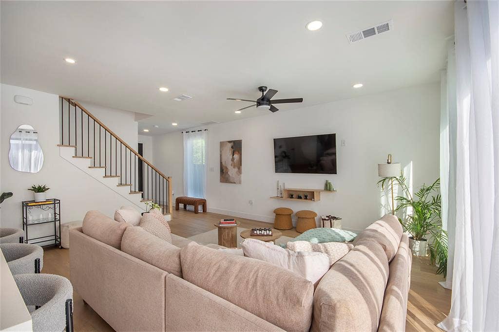 7336 Flyers Way, Dallas, TX 75235 7336 Flyers Way, Dallas, TX 75235
