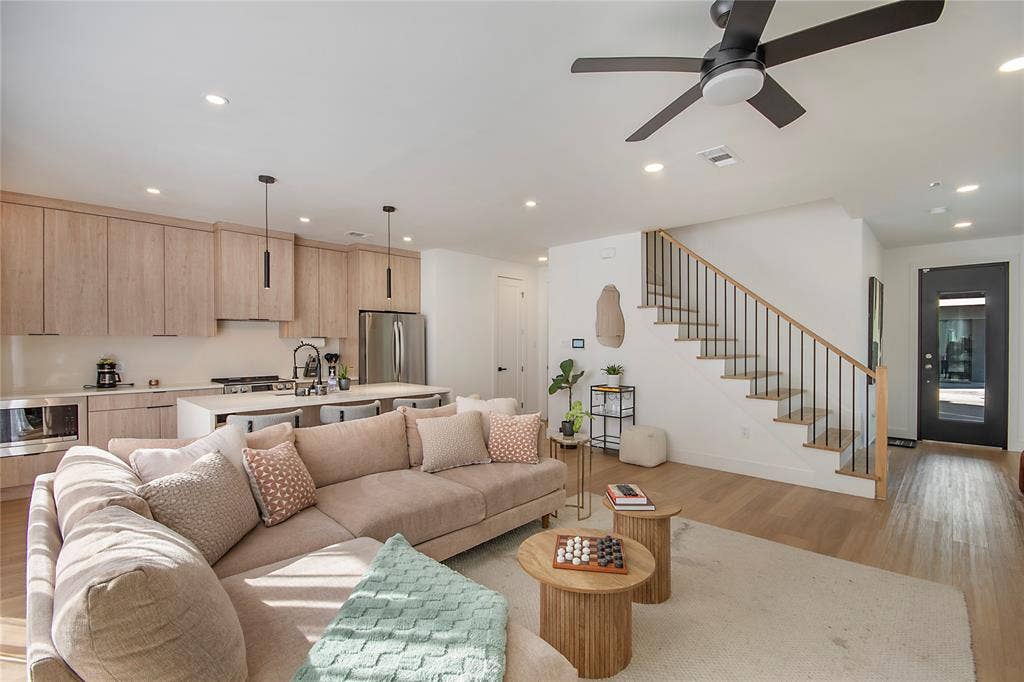 7336 Flyers Way, Dallas, TX 75235 7336 Flyers Way, Dallas, TX 75235