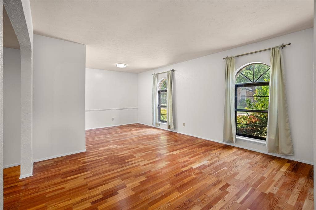 2801 Clover Valley Drive, Garland, TX 75043 2801 Clover Valley Drive, Garland, TX 75043