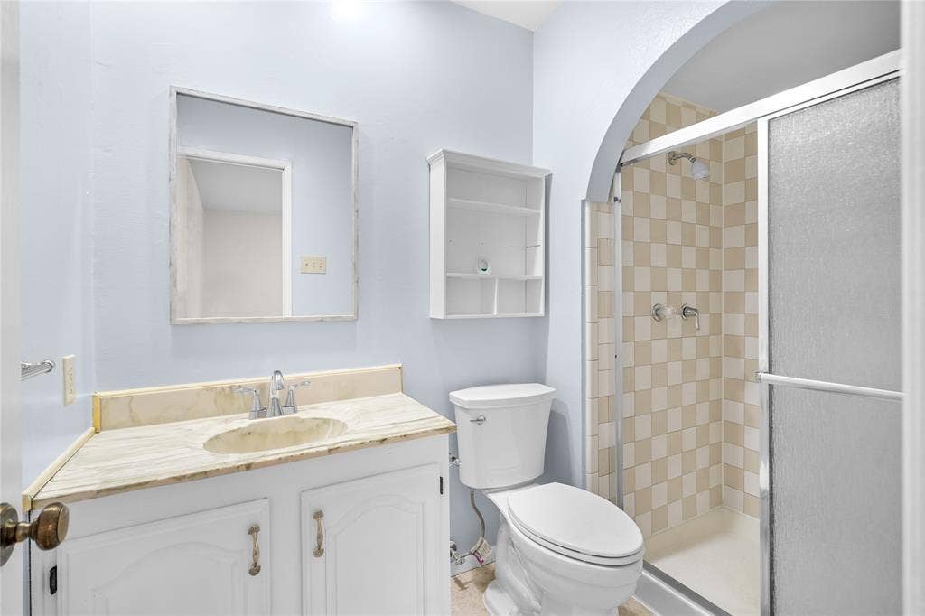 2801 Clover Valley Drive, Garland, TX 75043 2801 Clover Valley Drive, Garland, TX 75043