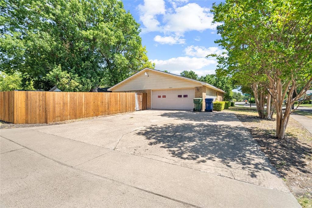 2801 Clover Valley Drive, Garland, TX 75043 2801 Clover Valley Drive, Garland, TX 75043