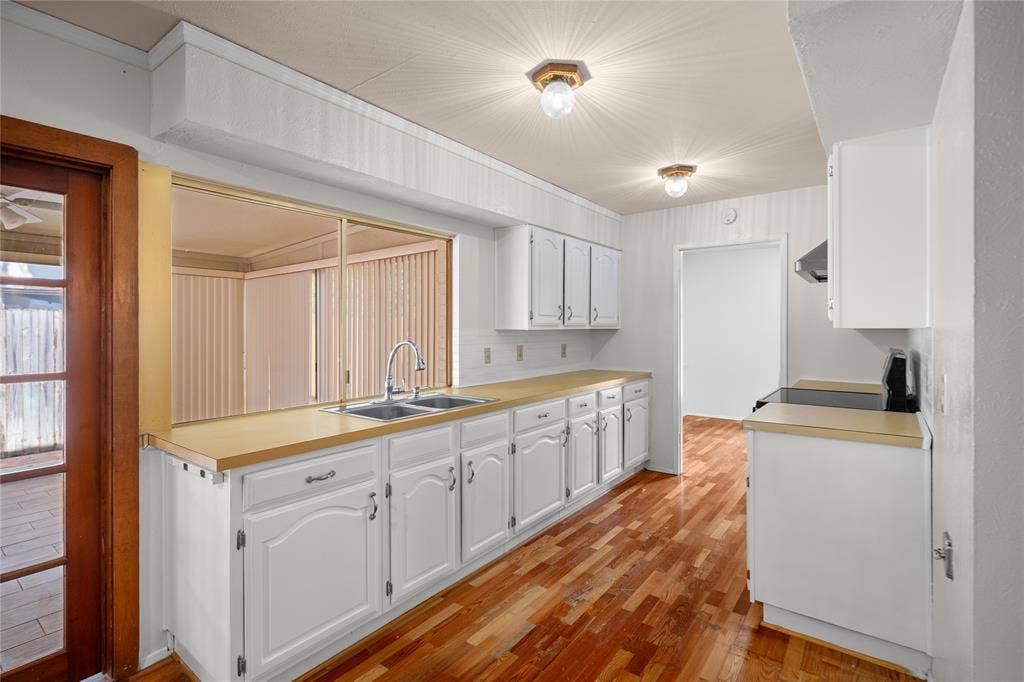 2801 Clover Valley Drive, Garland, TX 75043 2801 Clover Valley Drive, Garland, TX 75043