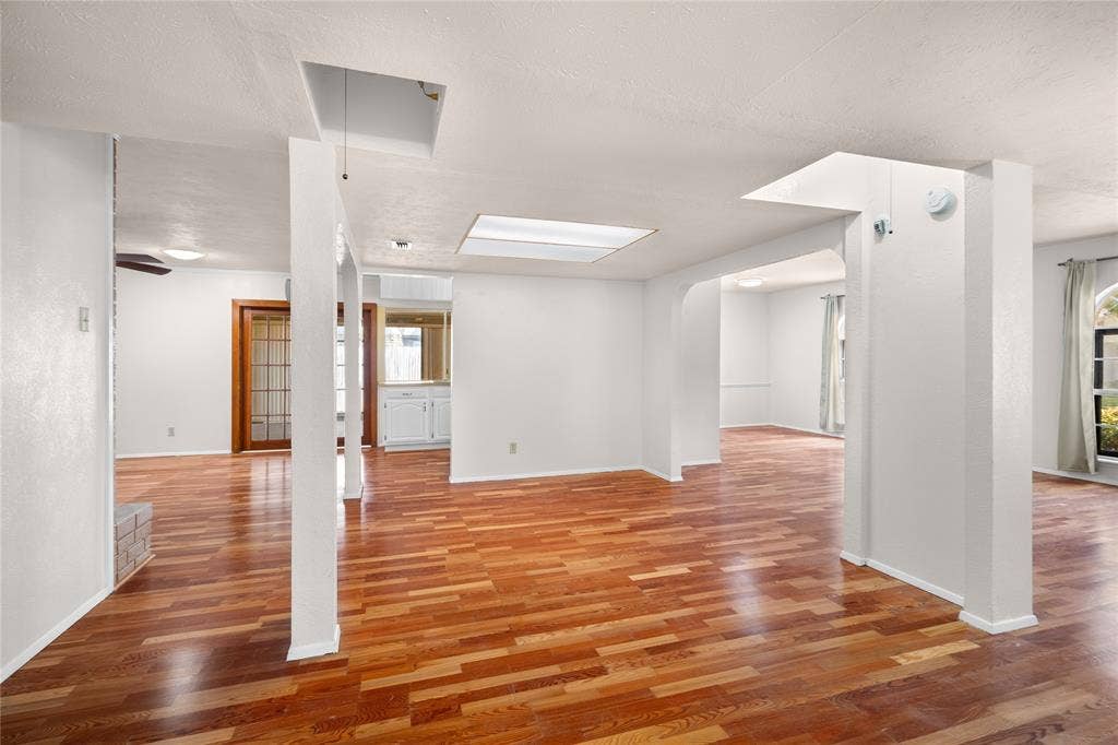2801 Clover Valley Drive, Garland, TX 75043 2801 Clover Valley Drive, Garland, TX 75043