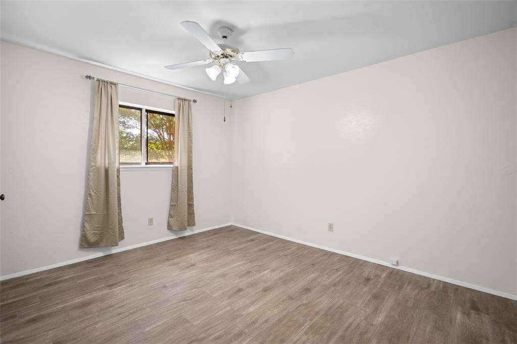 2801 Clover Valley Drive, Garland, TX 75043 2801 Clover Valley Drive, Garland, TX 75043