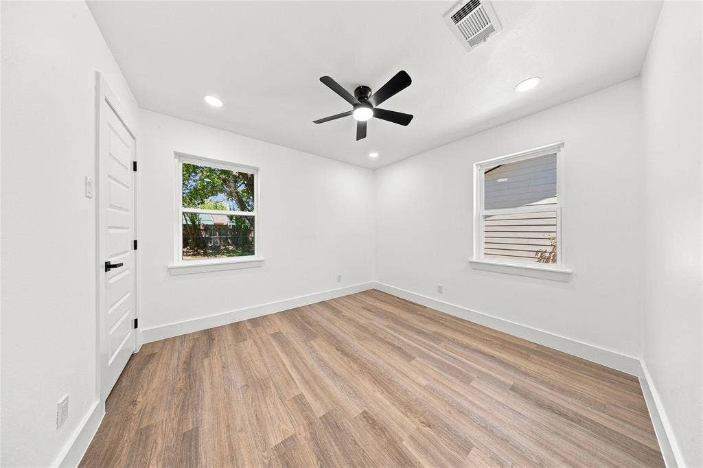 1213 Fairdale Street, Irving, TX 75062