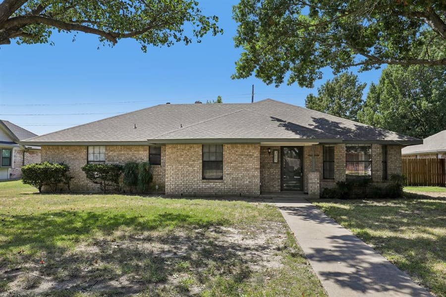 Property photo for 3805 Sunhill Drive, Greenville, TX