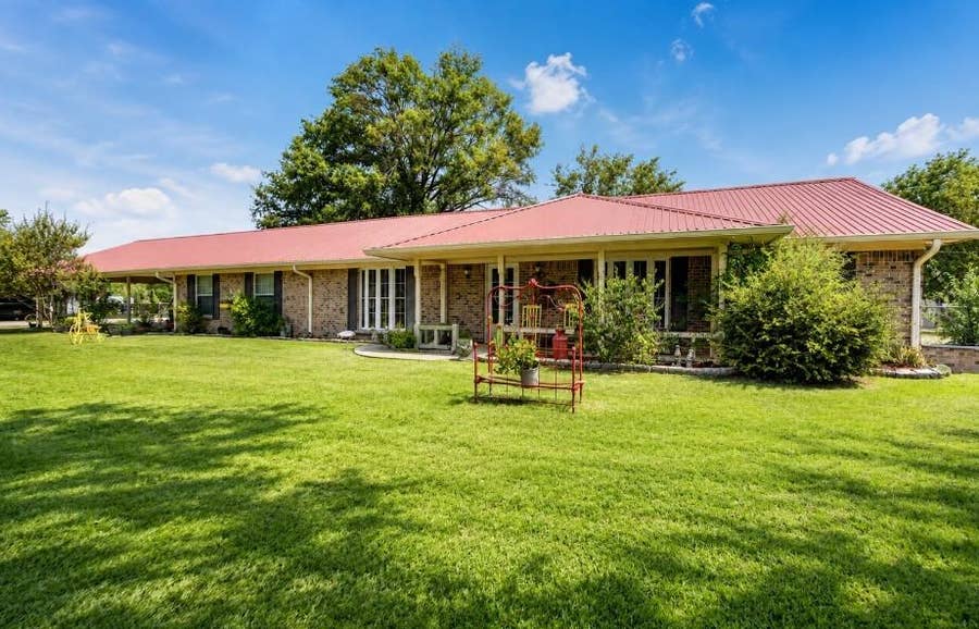 Property photo for 1022 Robin Road, Oak Ridge, TX