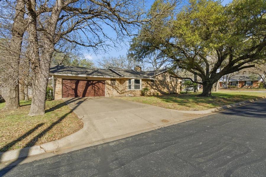 Property photo for 1760 Acorn Lane, Hurst, TX