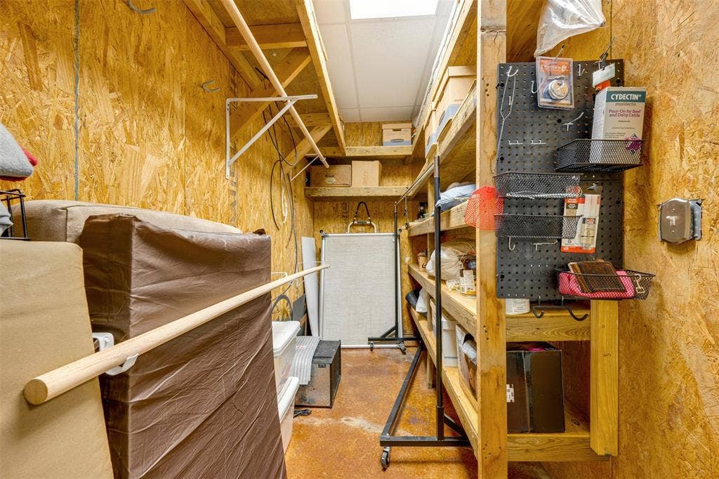 10203 County Road 135, Flint, TX 75762 10203 County Road 135, Flint, TX 75762