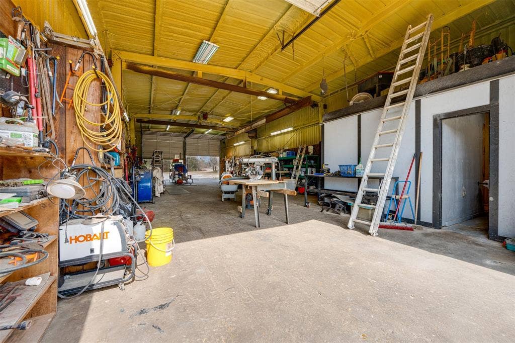 10203 County Road 135, Flint, TX 75762 10203 County Road 135, Flint, TX 75762