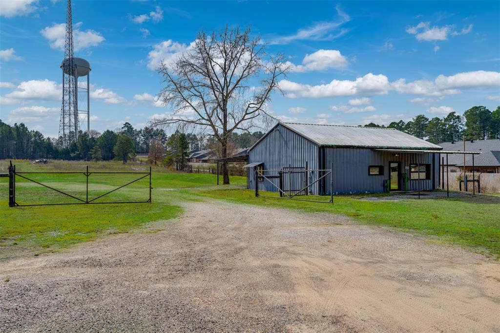 10203 County Road 135, Flint, TX 75762 10203 County Road 135, Flint, TX 75762