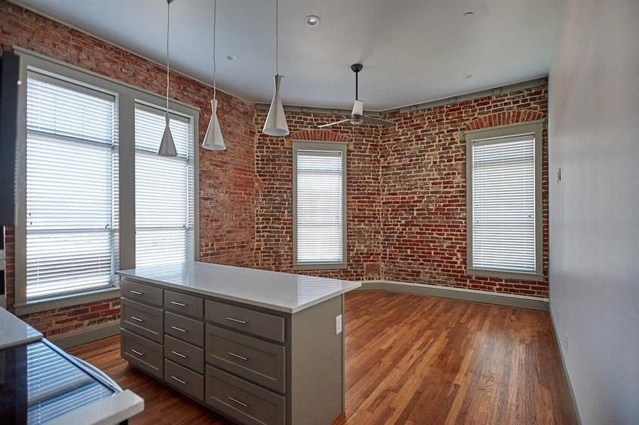 Property photo for 200 W BROWN Street, Ennis, TX