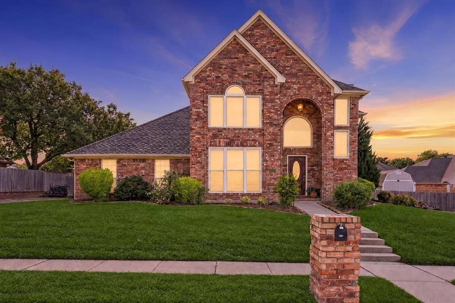 Property photo for 1628 Bedfordshire, Bedford, TX