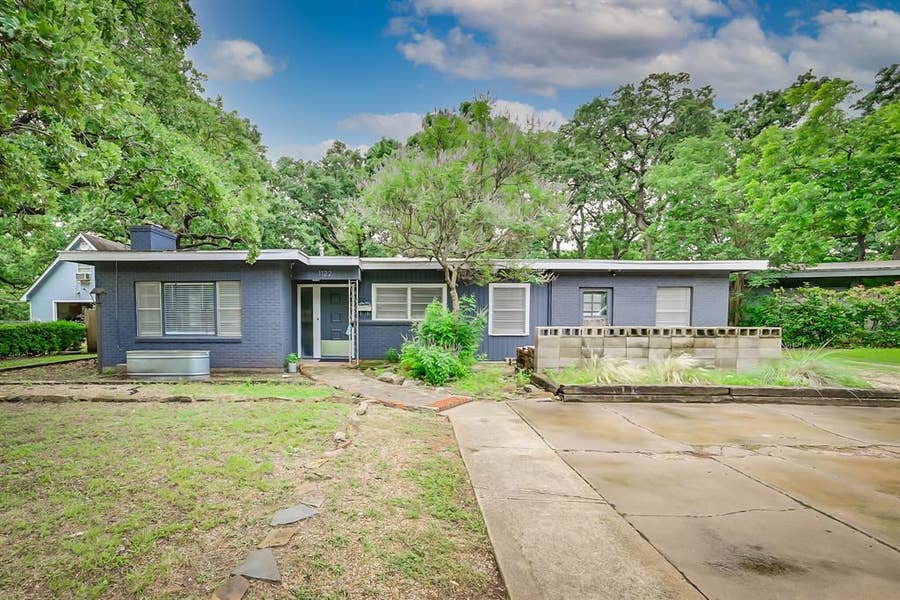 Property photo for 1122 W Park Row Drive, Arlington, TX