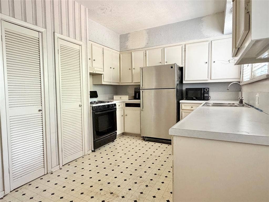 6147 Richmond Avenue, Dallas, TX 75214 6147 Richmond Avenue, Dallas, TX 75214
