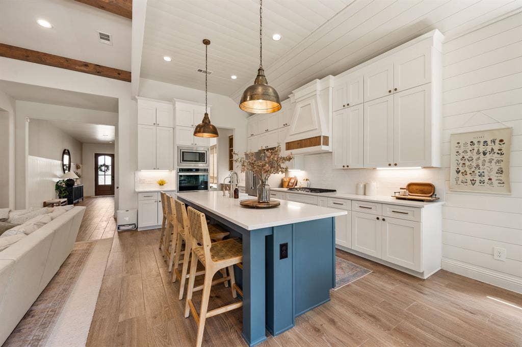 8226 Vitex Avenue, Dallas, TX 75252 8226 Vitex Avenue, Dallas, TX 75252