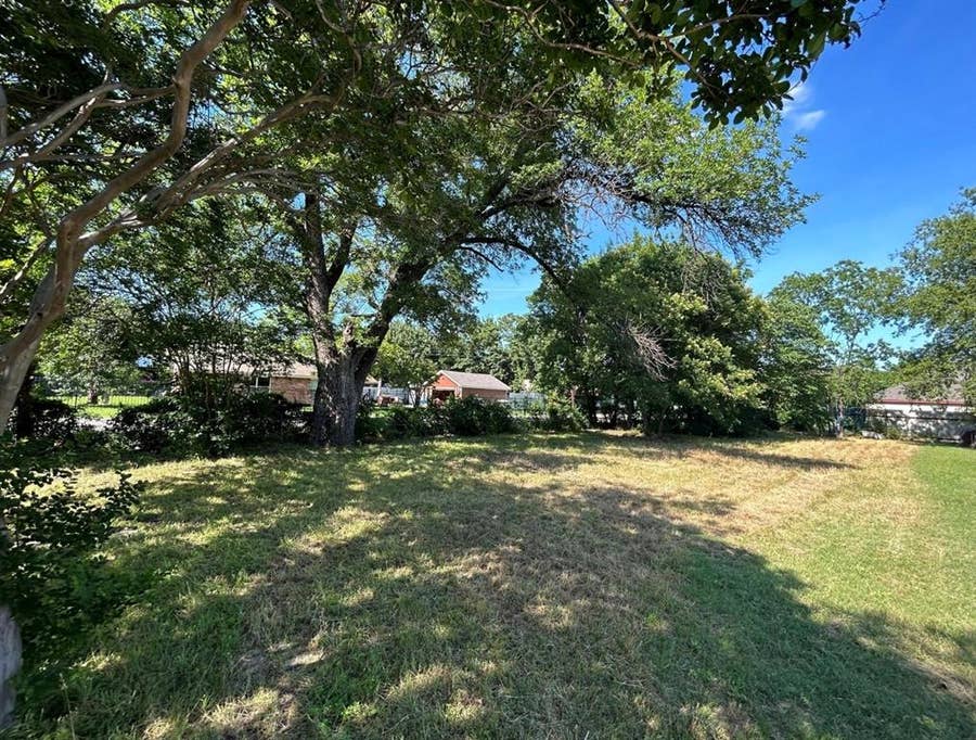 Property photo for 3806 Maybeth Street, Dallas, TX