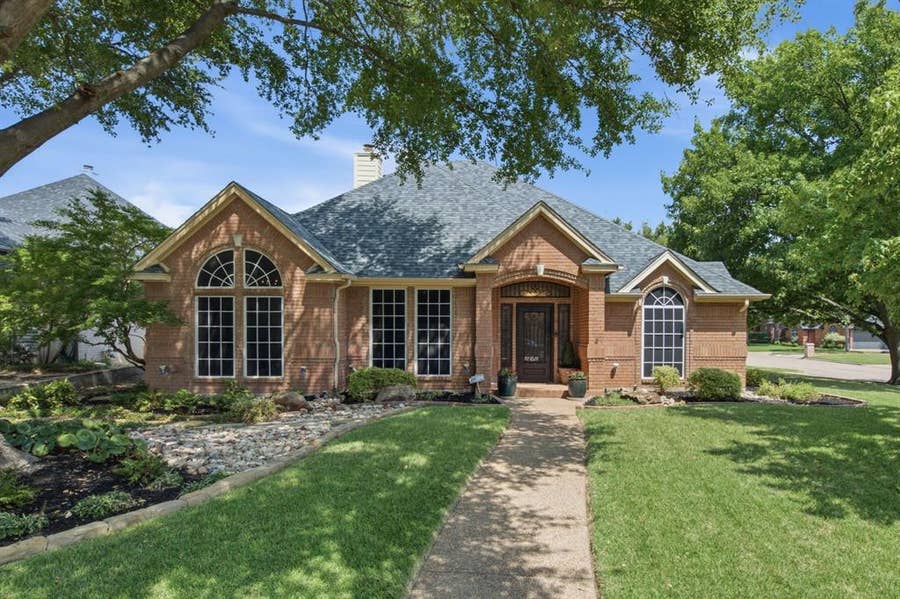 Property photo for 1613 Green Tree Drive, Hurst, TX