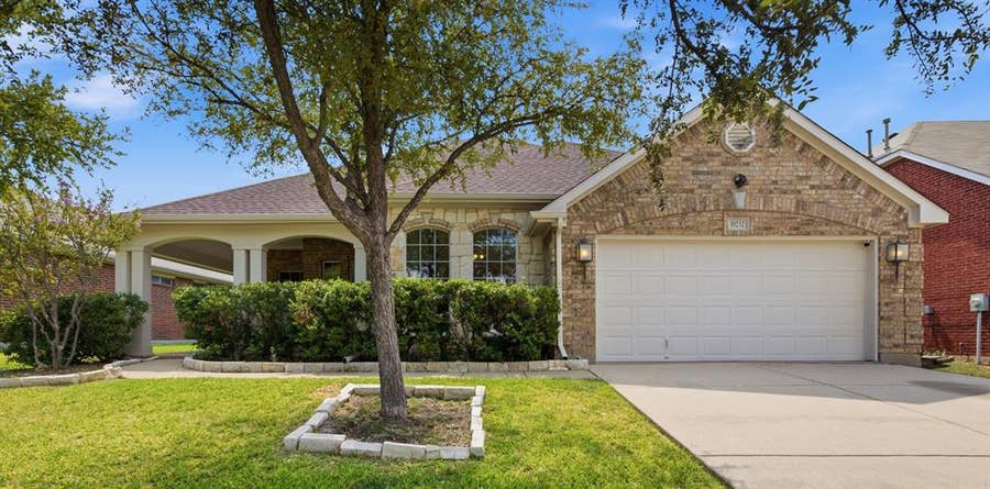 Property photo for 10232 Ash Creek Lane, Fort Worth, TX