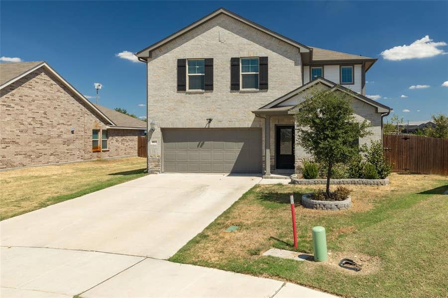 Property photo for 6017 Pathfinder Trail, Fort Worth, TX