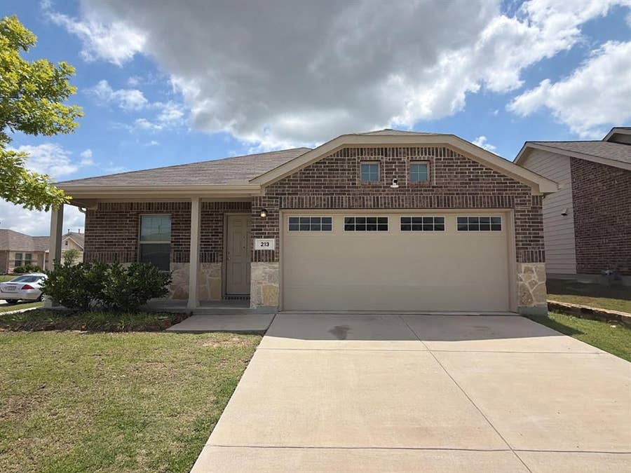 Property photo for 213 Anvil Drive, Fort Worth, TX