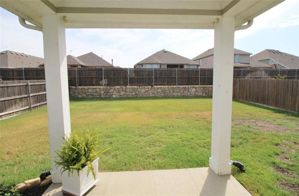 2139 Mossbrook Drive, Royse City, TX 75189 2139 Mossbrook Drive, Royse City, TX 75189