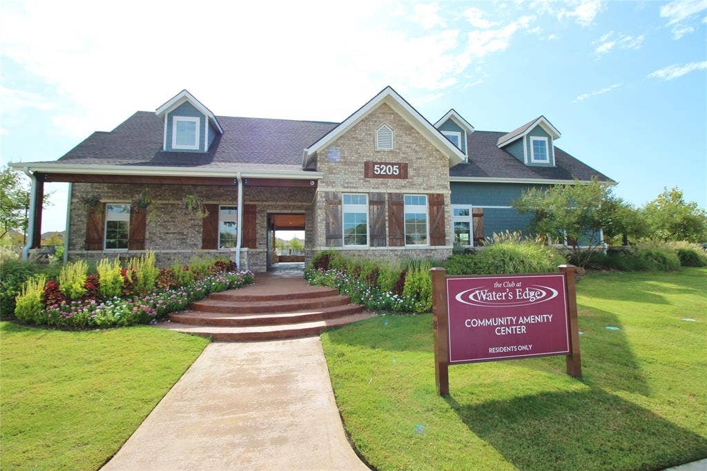 2139 Mossbrook Drive, Royse City, TX 75189 2139 Mossbrook Drive, Royse City, TX 75189