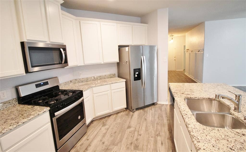 2139 Mossbrook Drive, Royse City, TX 75189 2139 Mossbrook Drive, Royse City, TX 75189