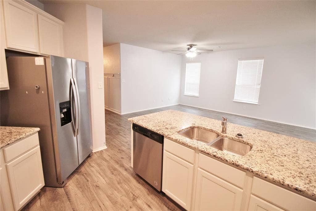 2139 Mossbrook Drive, Royse City, TX 75189 2139 Mossbrook Drive, Royse City, TX 75189