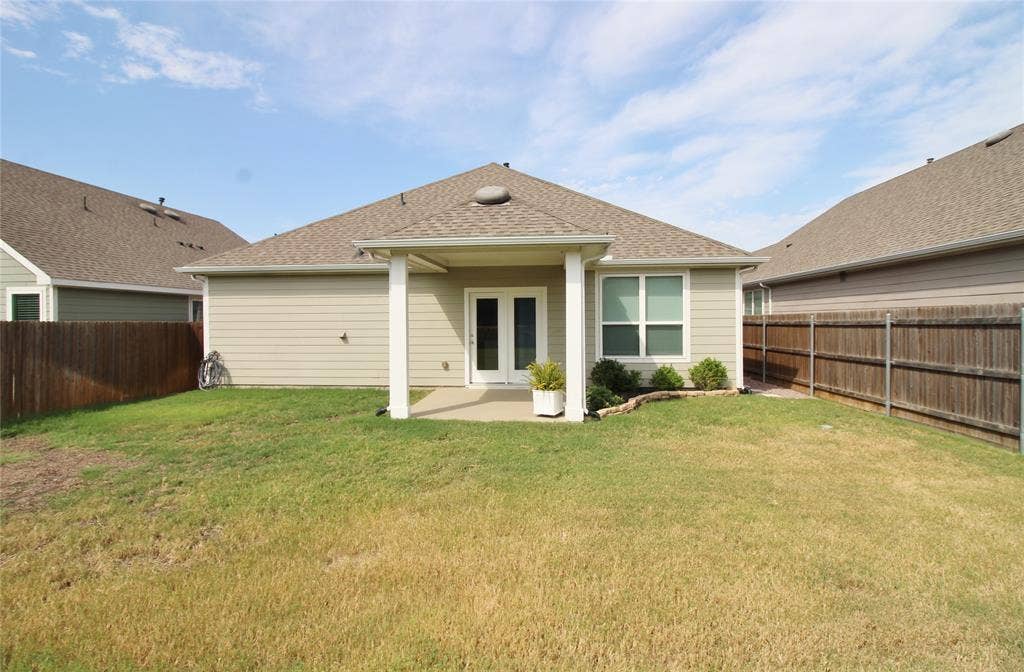2139 Mossbrook Drive, Royse City, TX 75189 2139 Mossbrook Drive, Royse City, TX 75189