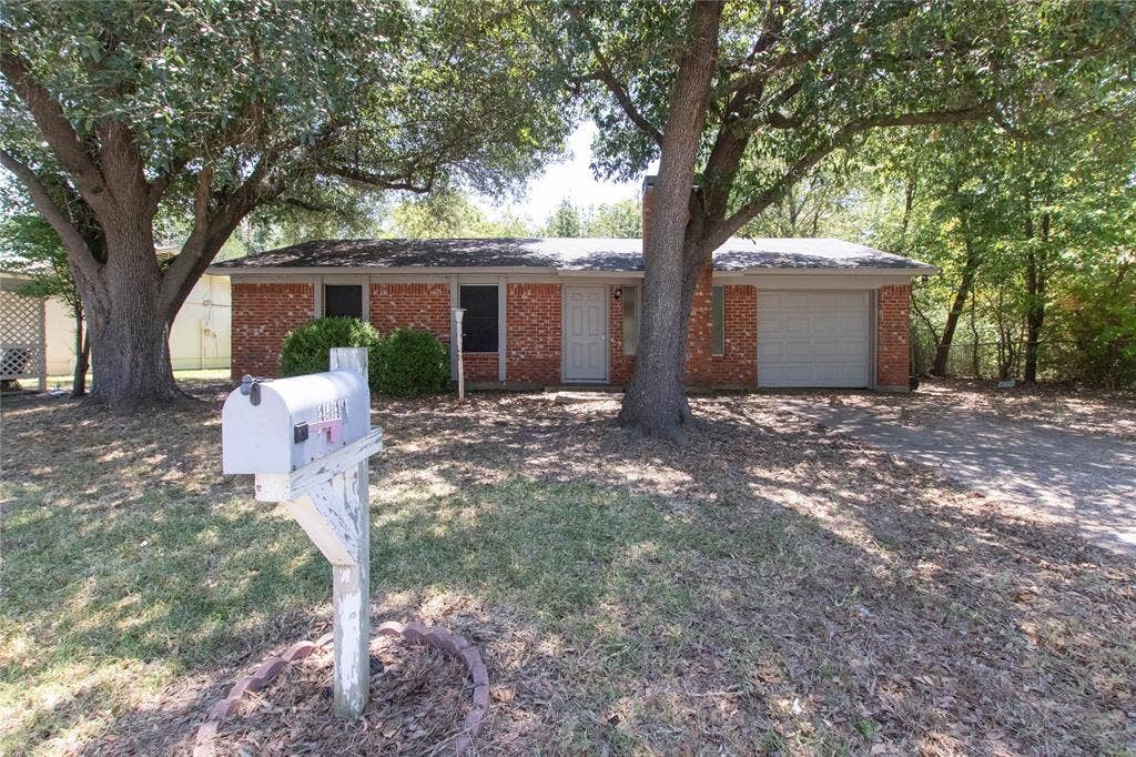 1414 Noble Street, Denton, TX 76209 1414 Noble Street, Denton, TX 76209