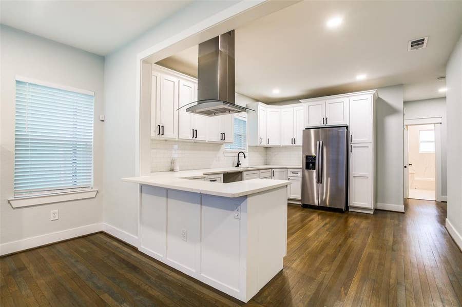 Property photo for 619 Pembroke Avenue, Dallas, TX