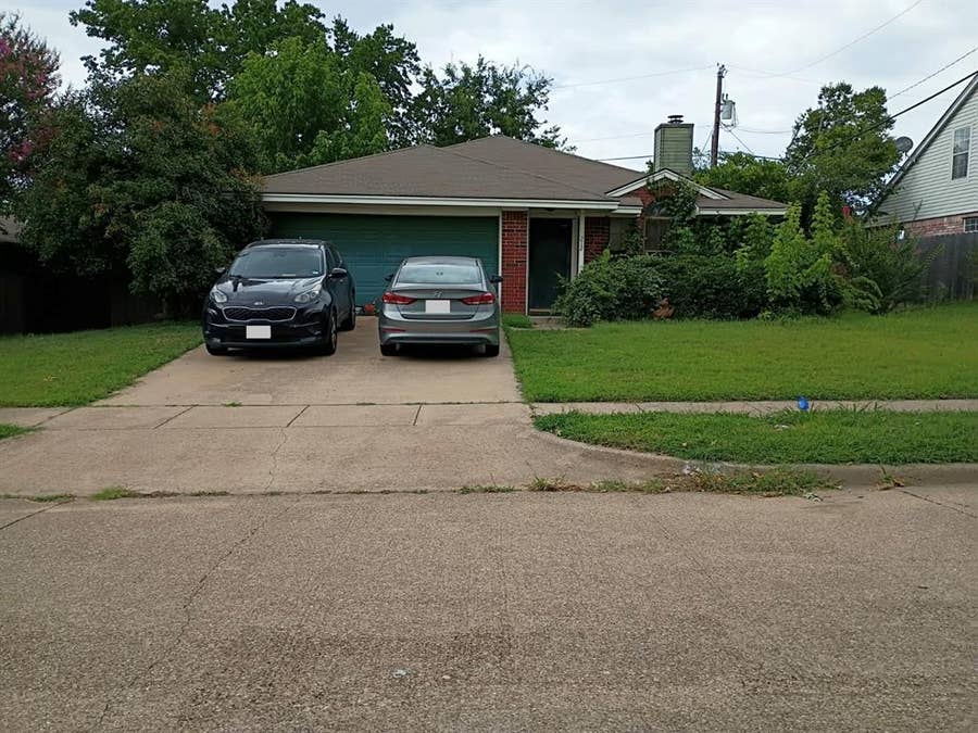 Property photo for 212 Saint James Place, Midlothian, TX